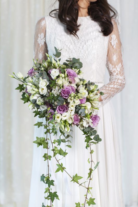 bohemsk brudebukett med roser og eføy