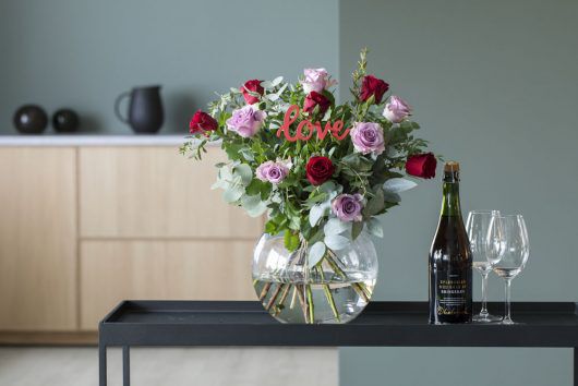 vi selger flotte håndlagde rosebuketter til valentine vi selger flotte håndlagde rosebuketter til valentine