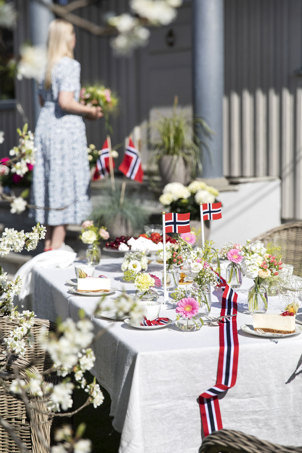 avskårne blomster i små Dalebekken vaser