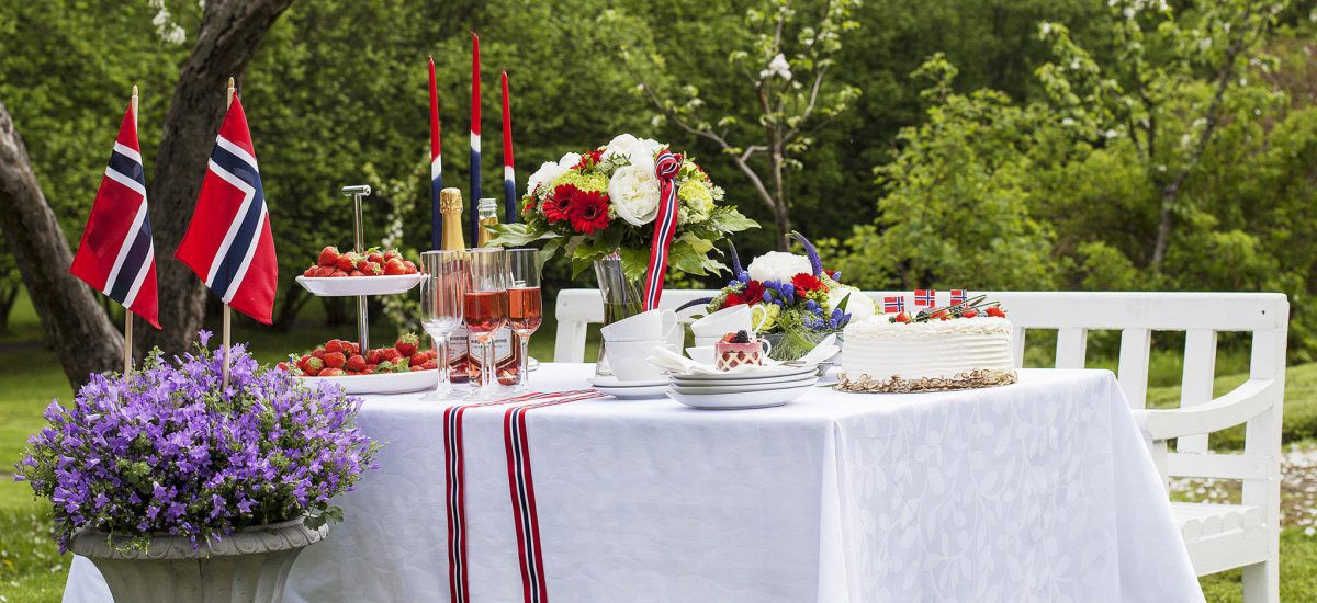 Pynt med blomster til 17. mai festen