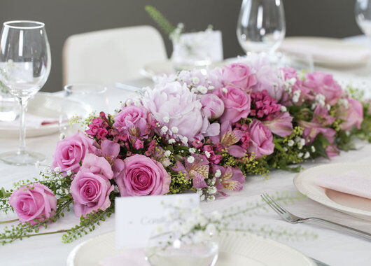 blomsterdekorasjon i rosa