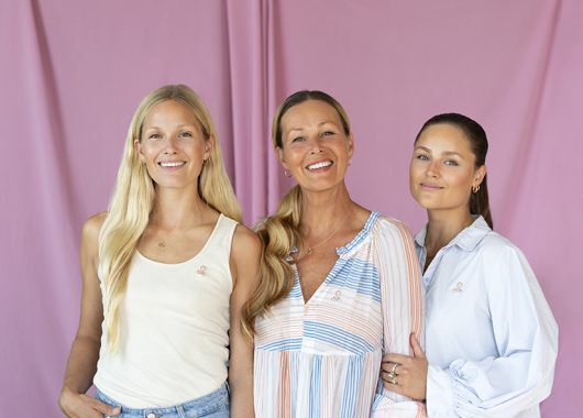 Dorthe Skappel og døtrene Marthe og Maria Dorthe Skappel og døtrene Marthe og Maria