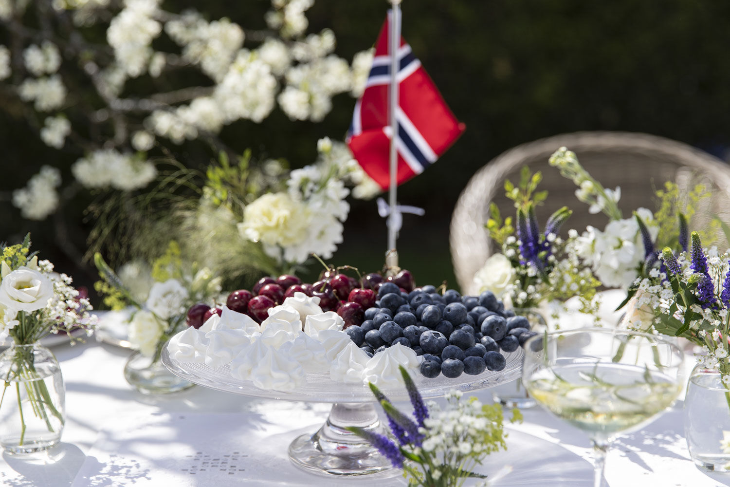 plukk og miks blomster i rødt, hvitt og blått plukk og miks blomster i rødt, hvitt og blått