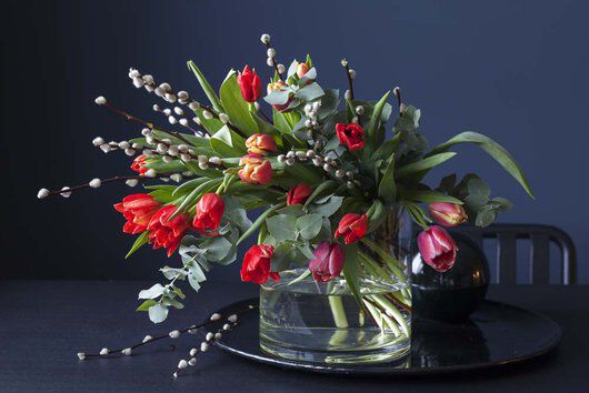 gåsunger og tulipaner gir en trendy bukett gåsunger og tulipaner gir en trendy bukett