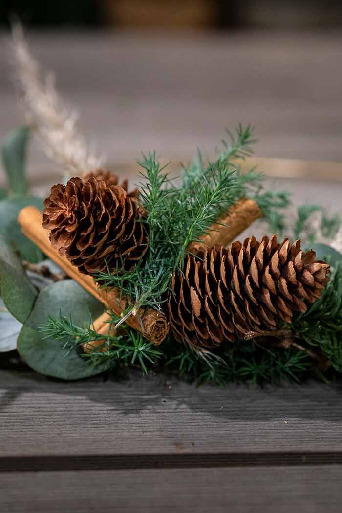 julekrans med kongler julekrans med kongler