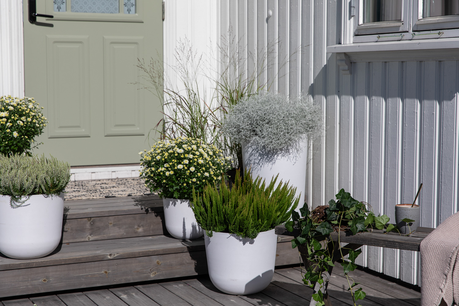 Høstblomster inngangsparti