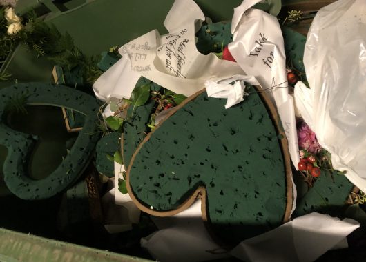 Gravprodukter med plast