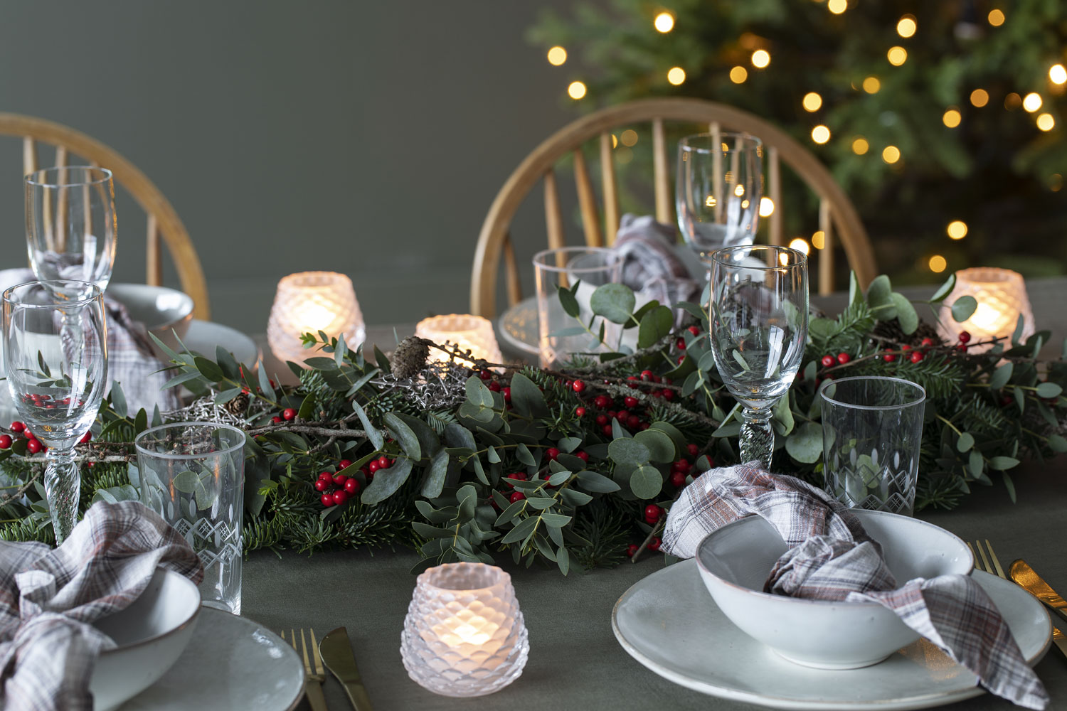 Girlander på bordet